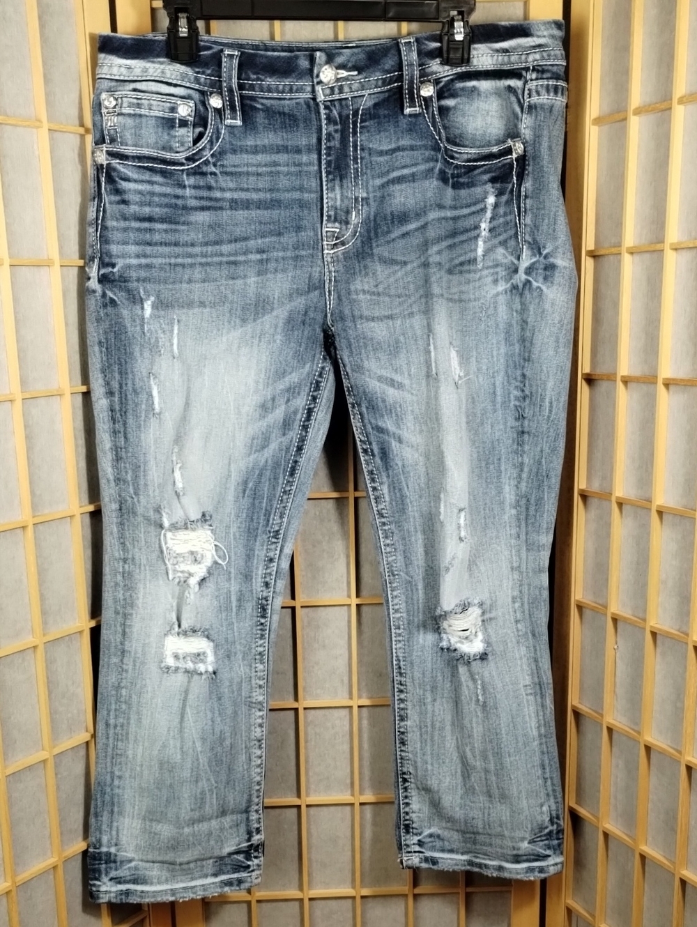 Miss Me Distressed Embellished Curvy Crop Jeans Size 33